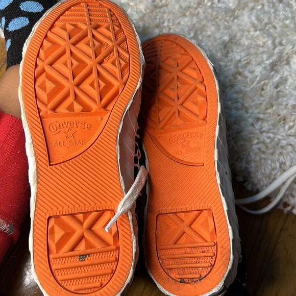 Chuck Converse - Picture 4 of 4